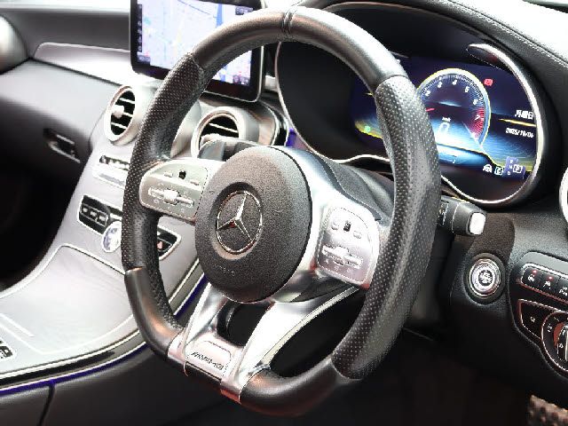 MERCEDES BENZ MERCEDES AMG C CLASS 2018 Image 31