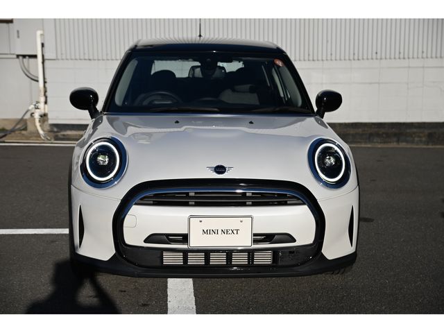 BMW MINI COOPER D 5DOOR 2023 Image 31