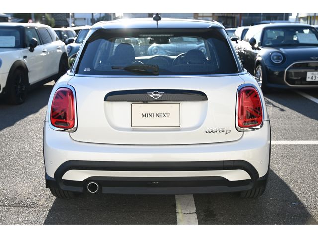 BMW MINI COOPER D 5DOOR 2023 Image 31