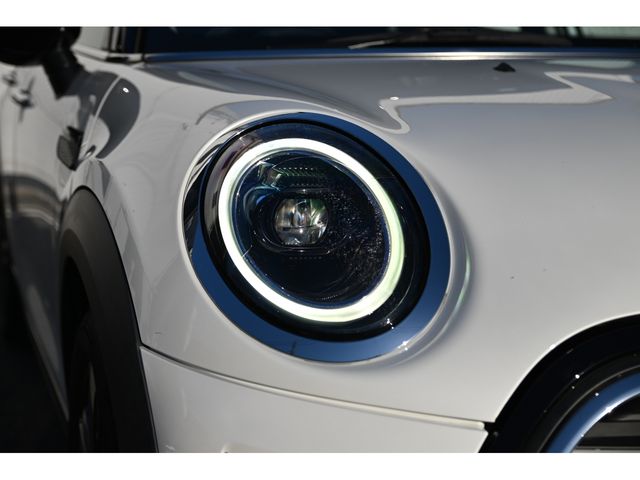 BMW MINI COOPER D 5DOOR 2023 Image 31