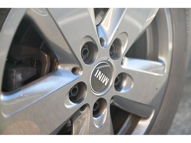 BMW MINI COOPER D 5DOOR 2023 Image 31