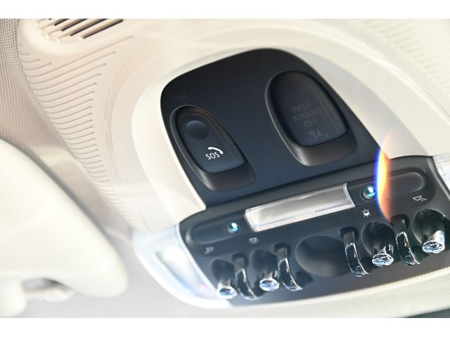 BMW MINI COOPER D 5DOOR 2023 Image 31