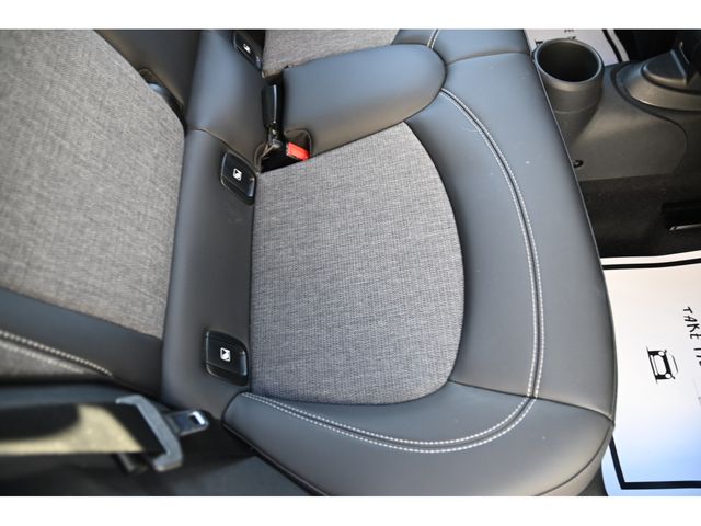 BMW MINI COOPER D 5DOOR 2023 Image 31