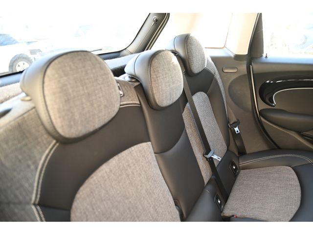 BMW MINI COOPER D 5DOOR 2023 Image 31