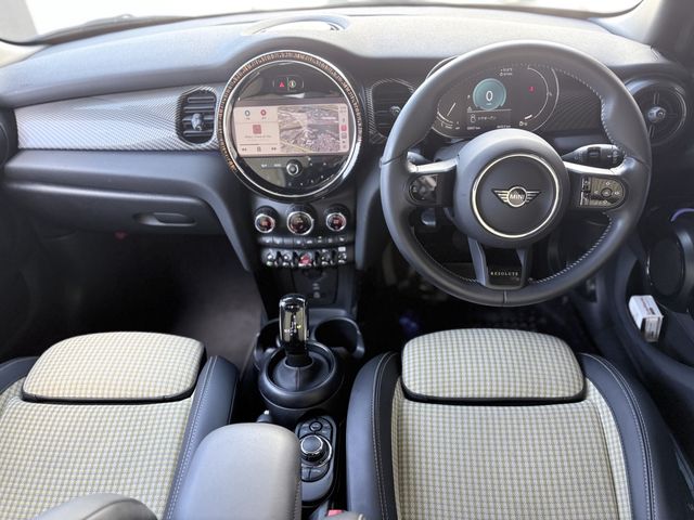 BMW MINI COOPER 5DOOR 2023 Image 31