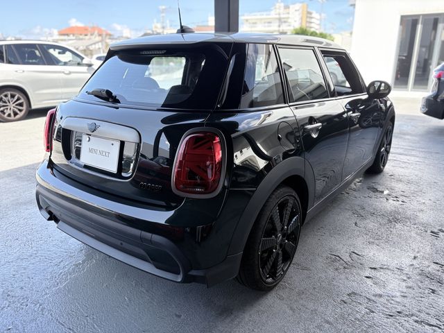 BMW MINI COOPER 5DOOR 2023 Image 31
