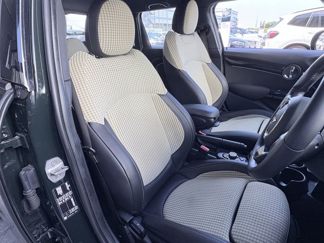 BMW MINI COOPER 5DOOR 2023 Image 31