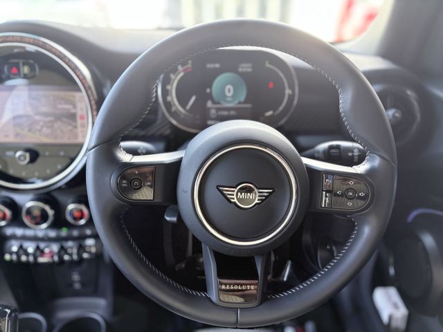 BMW MINI COOPER 5DOOR 2023 Image 31