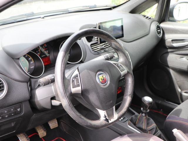 FIAT ABARTH PUNTO EVO 2013 Image 31