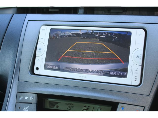 TOYOTA PRIUS 2012 Image 31