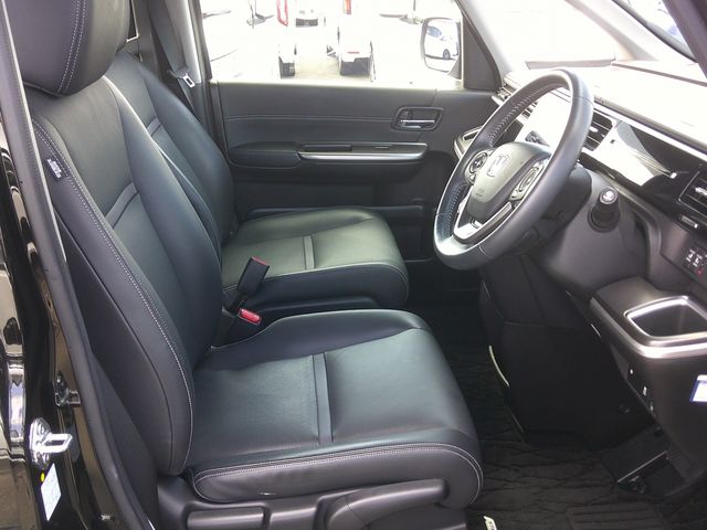 HONDA STEPWAGON E:HEV SPAD 2021 Image 31