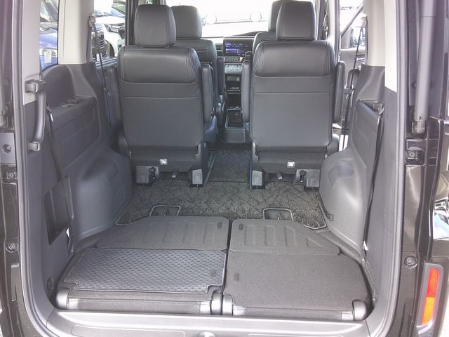 HONDA STEPWAGON E:HEV SPAD 2021 Image 31