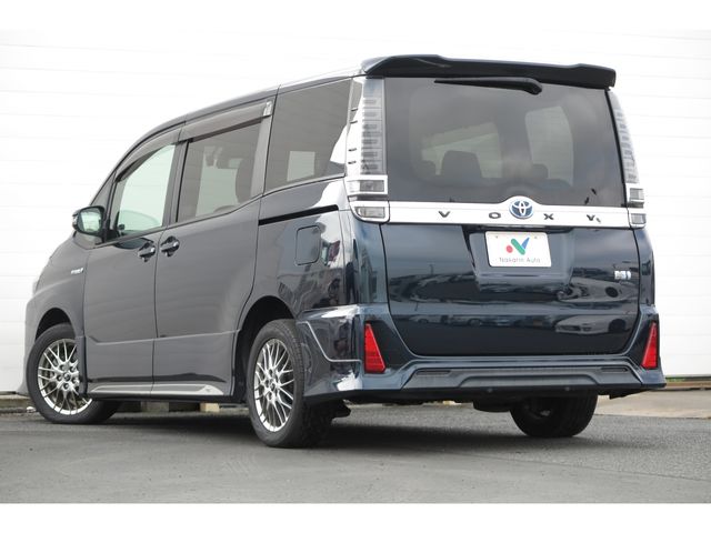 TOYOTA VOXY HYBRID 2017 Image 31