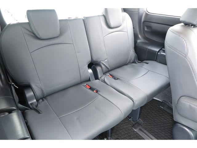 TOYOTA VOXY HYBRID 2017 Image 31