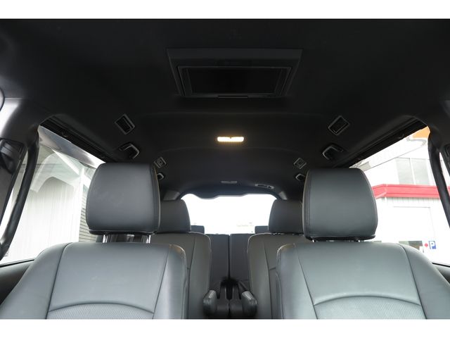 TOYOTA VOXY HYBRID 2017 Image 31