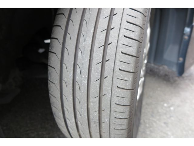 TOYOTA VOXY HYBRID 2017 Image 31