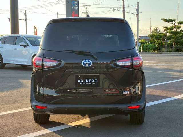 TOYOTA SIENTA HYBRID 2018 Image 31