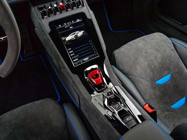 LAMBORGHINI HURACAN 2024 Image 31