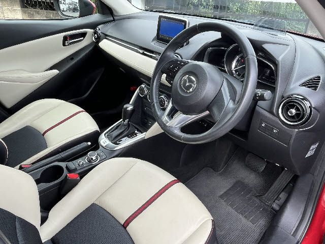 MAZDA DEMIO 2014 Image 31