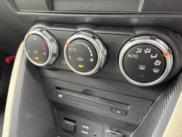 MAZDA DEMIO 2014 Image 31