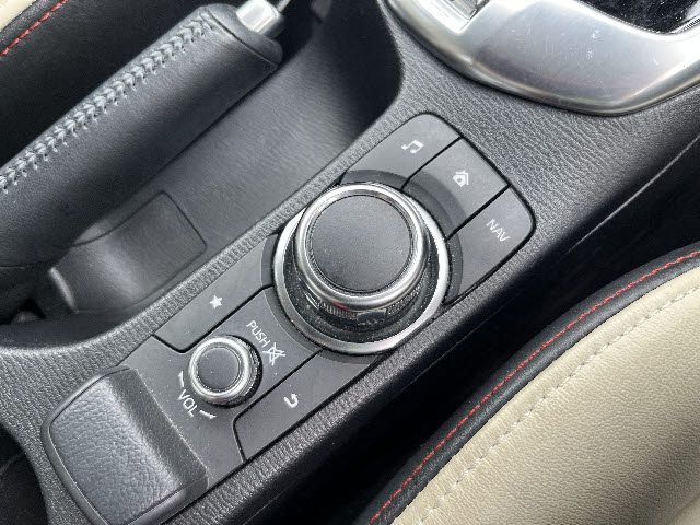 MAZDA DEMIO 2014 Image 31