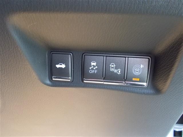 NISSAN FUGA 2016 Image 31