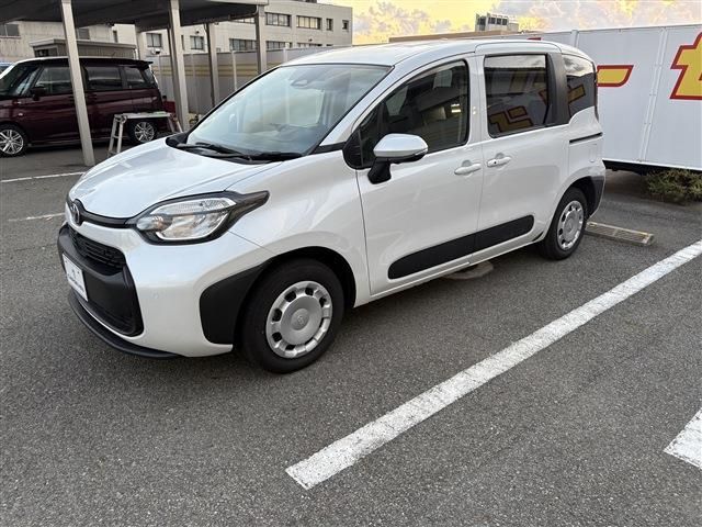 TOYOTA SIENTA HYBRID 2024 Image 31