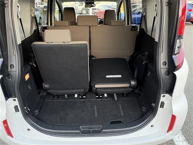 TOYOTA SIENTA HYBRID 2024 Image 31