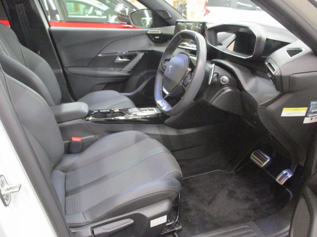 PEUGEOT 2008 2023 Image 31