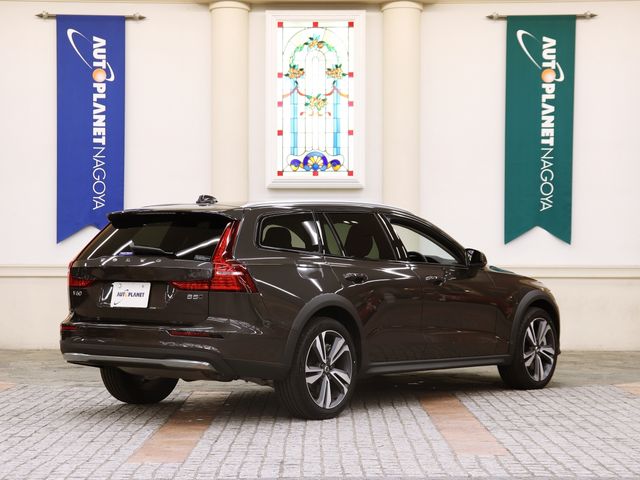 VOLVO V60 CROSS COUN 2024 Image 31