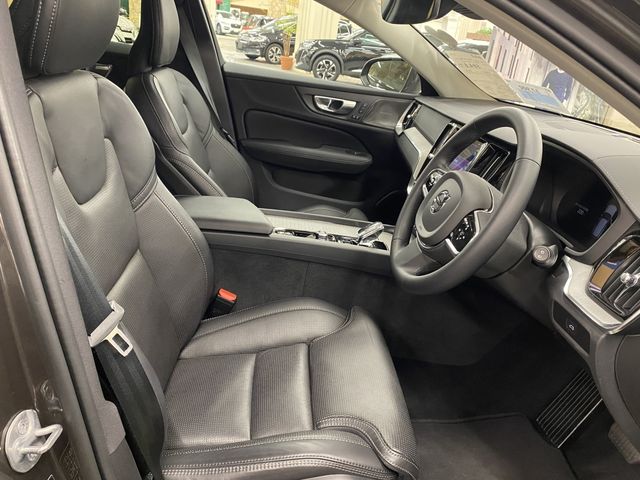 VOLVO V60 CROSS COUN 2024 Image 31