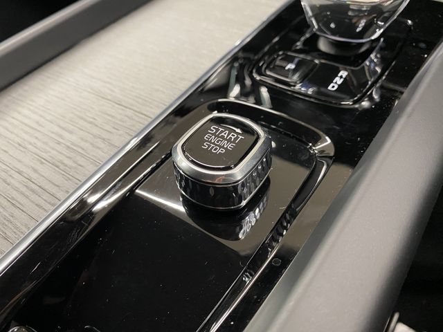 VOLVO V60 CROSS COUN 2024 Image 31