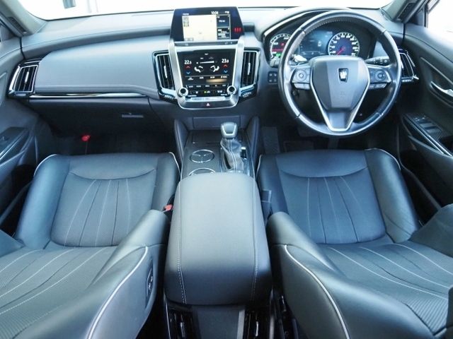 TOYOTA CROWN SEDAN HYBRID 2018 Image 31