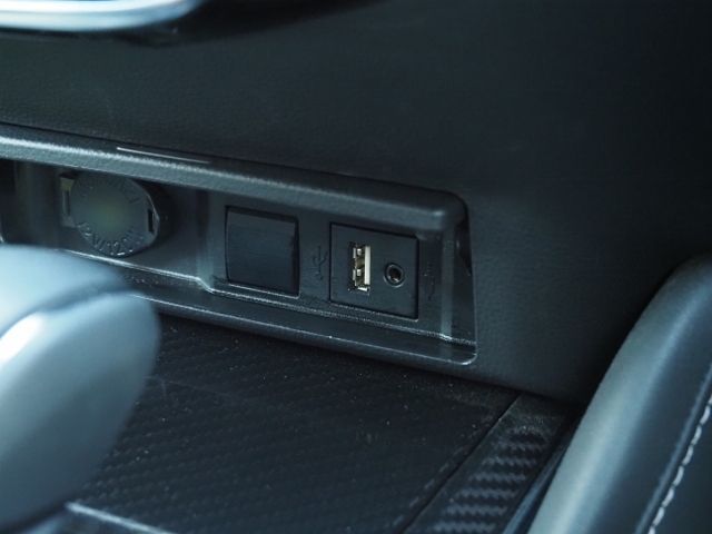 TOYOTA CROWN SEDAN HYBRID 2018 Image 31