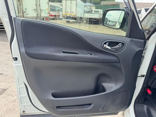 NISSAN SERENA  S-HYBRID 2014 Image 31