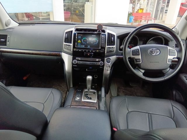 TOYOTA LANDCRUISER WAGON 2015 Image 31