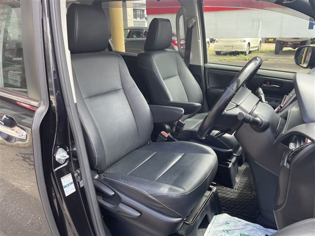 TOYOTA ESQUIRE 4WD 2014 Image 31