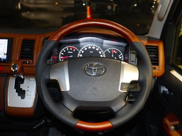 TOYOTA HIACE VAN 1.15T 2WD 2019 Image 31