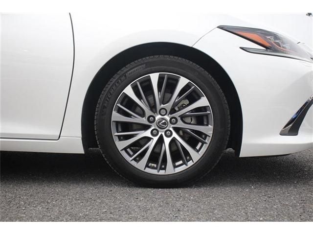 TOYOTA LEXUS ES300H 2019 Image 31