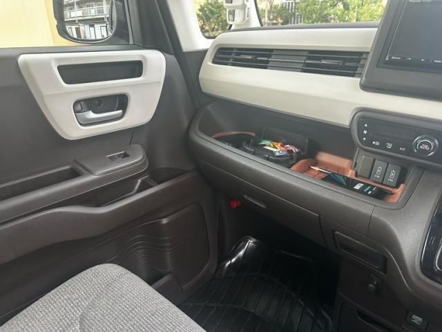 HONDA N BOX 2021 Image 31