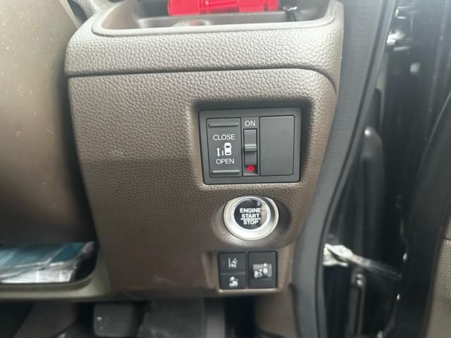 HONDA N BOX 2021 Image 31