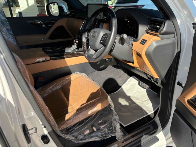 TOYOTA LEXUS LX600 2023 Image 31