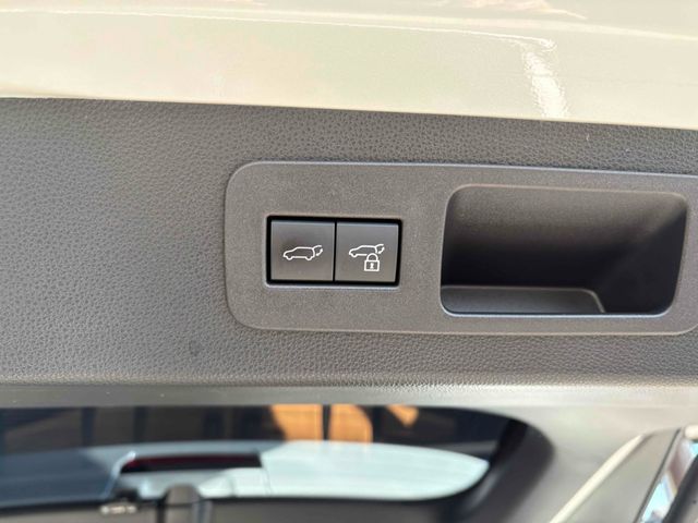 TOYOTA LEXUS LX600 2023 Image 31