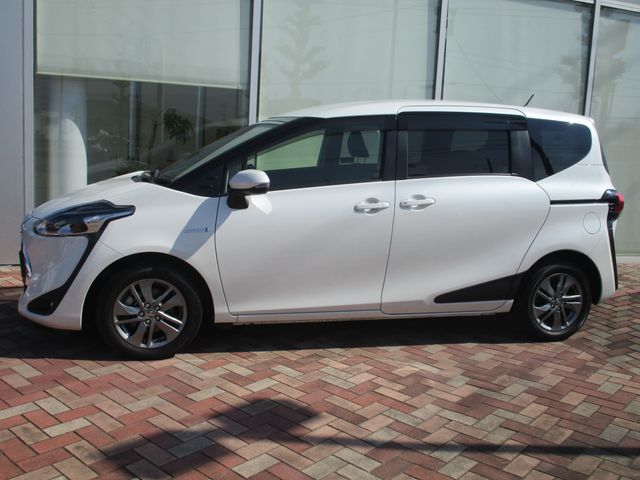 TOYOTA SIENTA HYBRID 2019 Image 31
