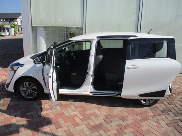 TOYOTA SIENTA HYBRID 2019 Image 31