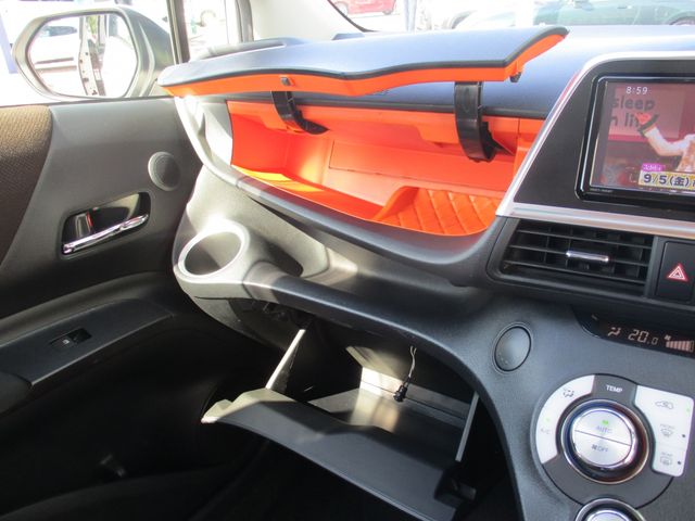 TOYOTA SIENTA HYBRID 2019 Image 31