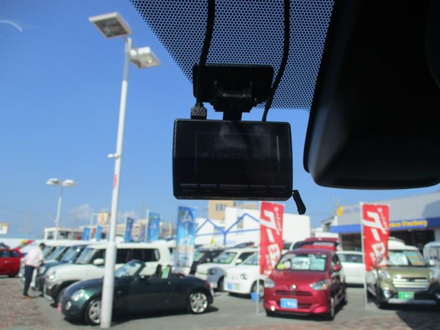 TOYOTA SIENTA HYBRID 2019 Image 31