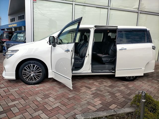 NISSAN ELGRAND 2014 Image 31