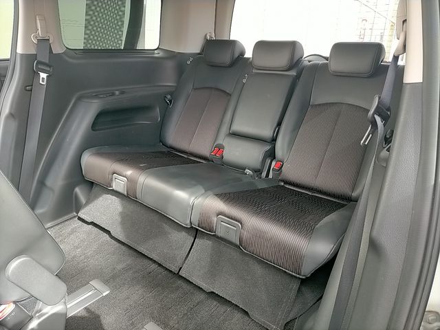 NISSAN ELGRAND 2014 Image 31