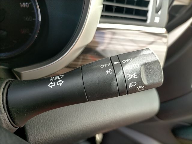 NISSAN ELGRAND 2014 Image 31